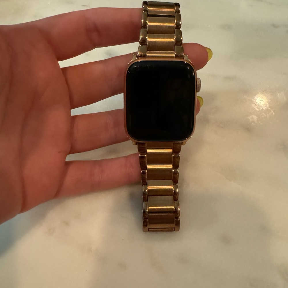 Gold Series 5 Apple Watch 44 MM